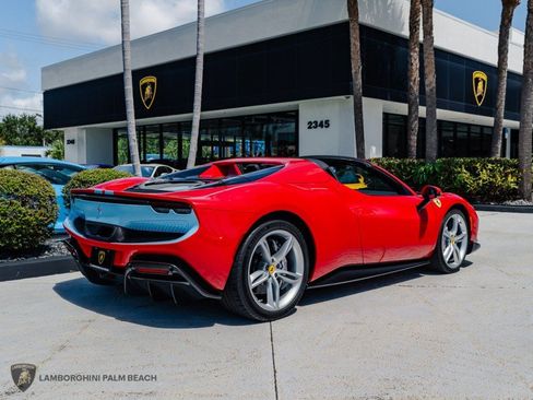 Used 2023 Ferrari 296 GTS RWD image 9