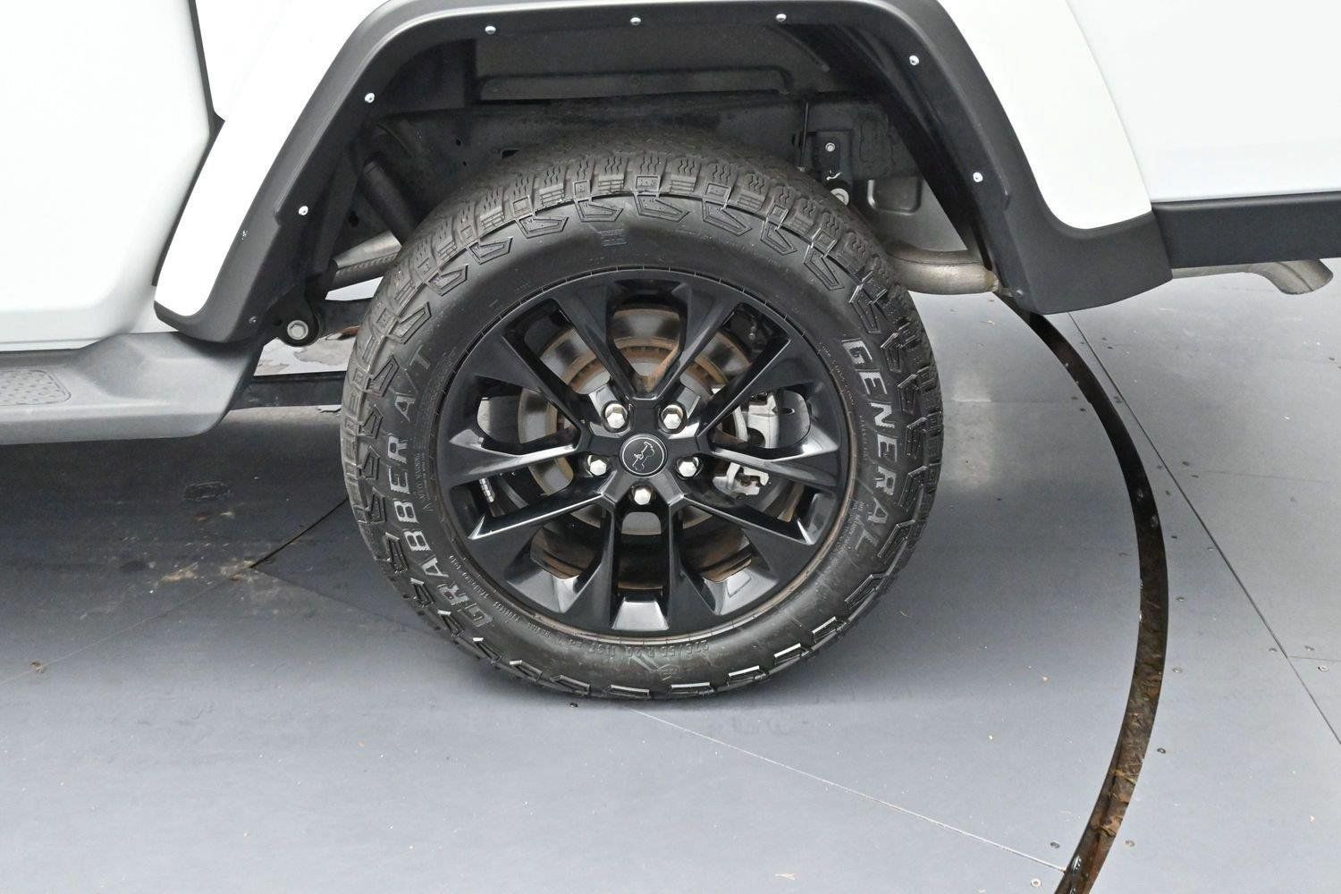 Used 2025 Jeep Gladiator Sport AWD/4WD image 31