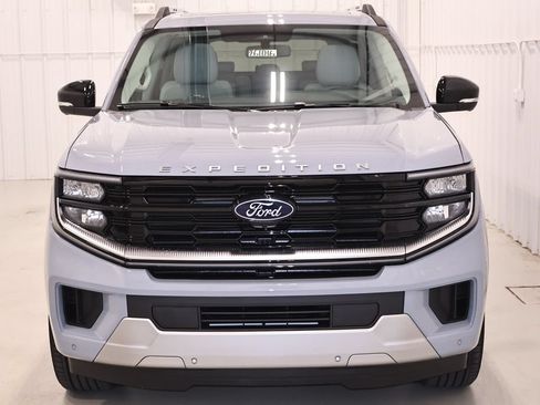 New 2026 Ford Expedition Max Platinum w/ Platinum Ultimate Package AWD/4WD image 4