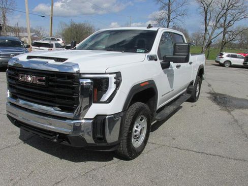 Used 2024 GMC Sierra 2500 Pro image 1