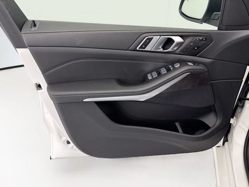 Certified 2024 BMW X7 xDrive40i AWD/4WD image 24