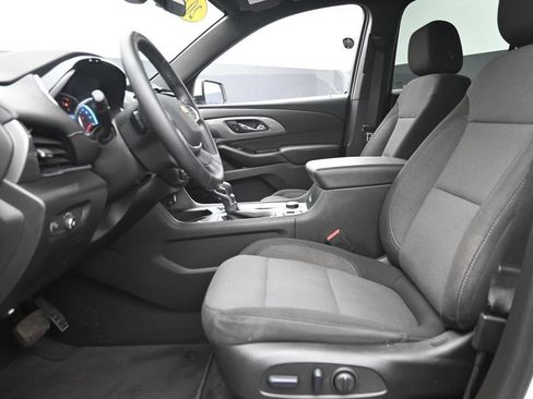 Used 2023 Chevrolet Traverse LT AWD/4WD image 17