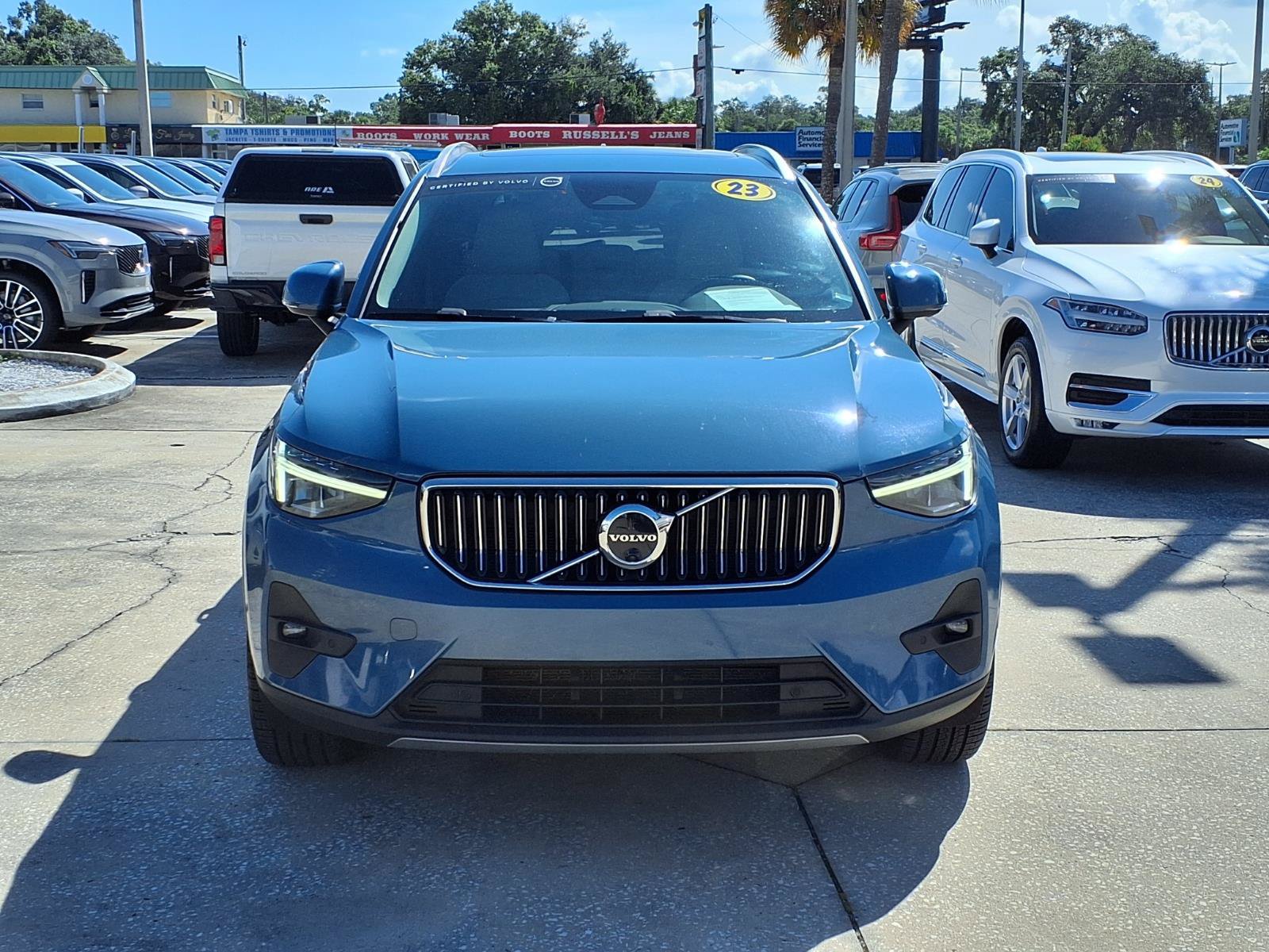 Certified 2023 Volvo XC40 B5 Ultimate w/ Protection Package Premier AWD/4WD image 2