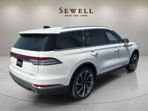 Used 2025 Lincoln Aviator Reserve w/ Equipment Group 201A image 5