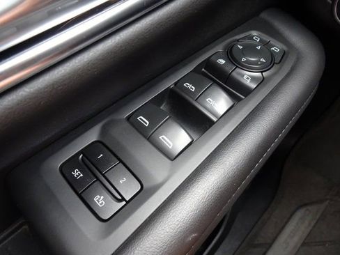 Used 2022 Chevrolet Tahoe LT w/ Luxury Package AWD/4WD image 25