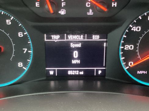 Used 2018 Chevrolet Equinox LS image 3