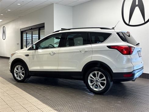 Used 2019 Ford Escape SEL image 4