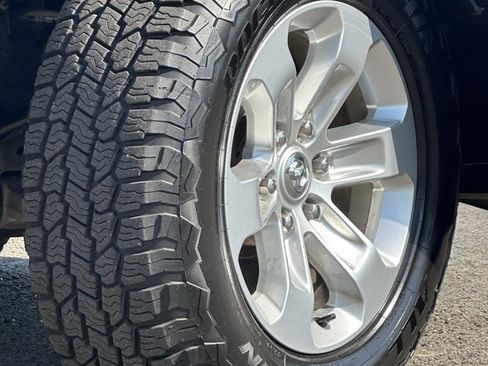 Used 2024 RAM 1500 Laramie image 10