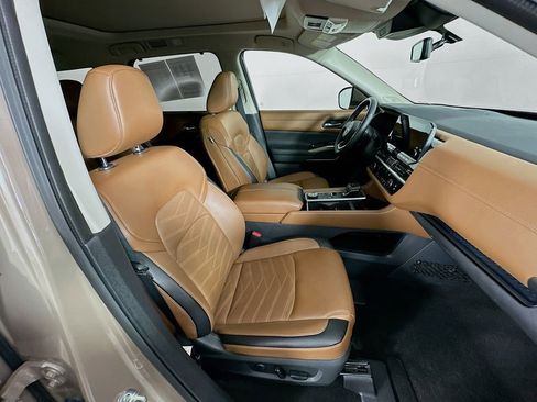 Certified 2024 Nissan Pathfinder Platinum w/ Cargo Package image 39