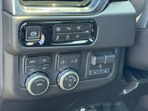 New 2026 GMC Yukon Elevation w/ Elevation Premium Package AWD/4WD image 26