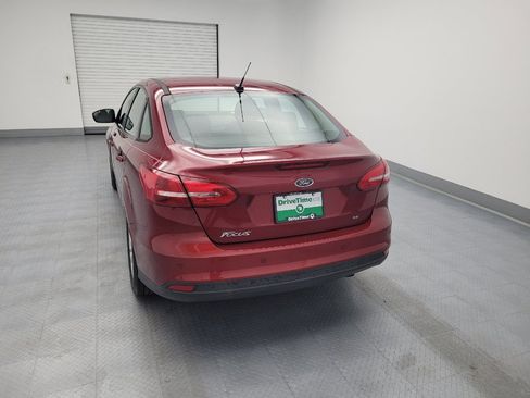 Used 2016 Ford Focus SE w/ SE Cold Weather Package FWD image 6