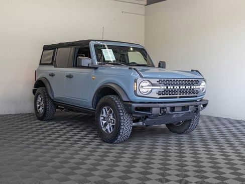 Used 2022 Ford Bronco Badlands image 6