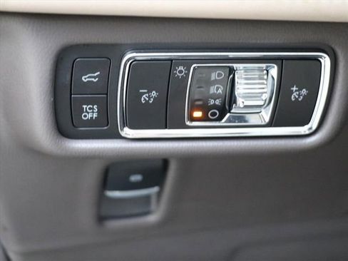 Used 2023 Lincoln Nautilus Reserve w/ Equipment Group 201A image 30