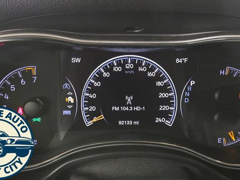 Used 2019 Jeep Grand Cherokee Limited AWD/4WD image 12