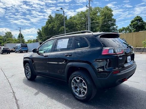 Used 2022 Jeep Cherokee Trailhawk w/ Premium Leather Package AWD/4WD image 5