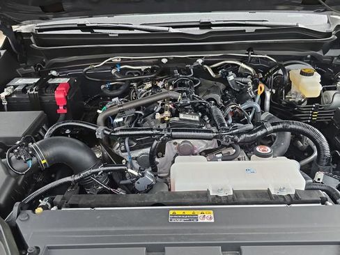 Used 2025 Toyota Tacoma SR5 AWD/4WD image 30