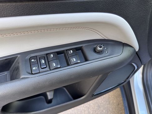 Used 2025 Jeep Compass Limited AWD/4WD image 8