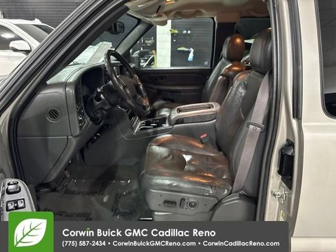 Used 2004 GMC Sierra 2500 SLT w/ Heavy-Duty Power Package AWD/4WD image 12