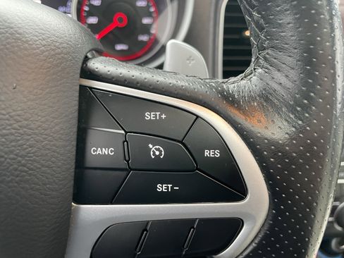 Used 2018 Dodge Charger GT image 16