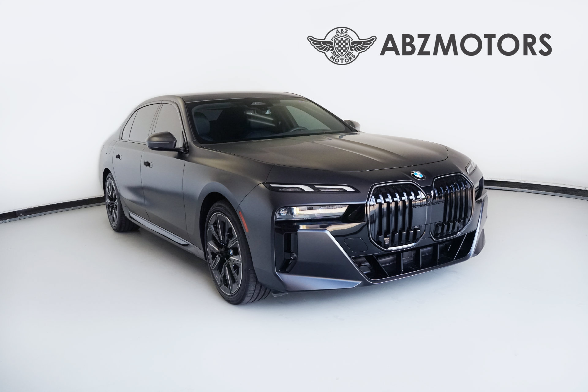 Used 2026 BMW 740i RWD image 1