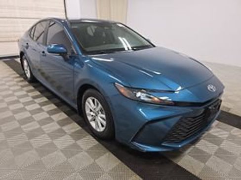 Used 2026 Toyota Camry LE w/ Convenience Package FWD image 3