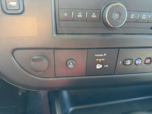 Used 2025 Chevrolet Express 2500 w/ Driver Convenience Package image 20