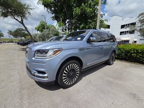 Used 2020 Lincoln Navigator Black Label w/ Cargo Convenience Package AWD/4WD image 11