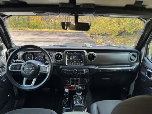 Used 2022 Jeep Wrangler Unlimited Rubicon 4xe w/ Dual Top Group image 15