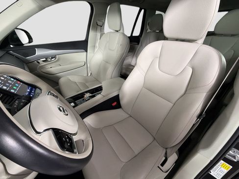 Used 2023 Volvo XC90 B5 Core image 21