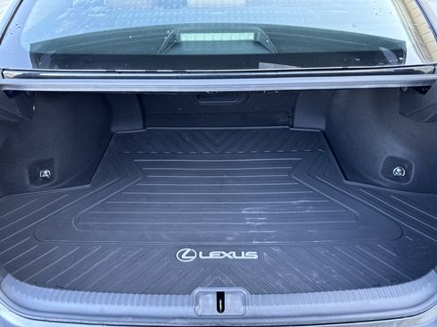 Used 2023 Lexus ES 300h Ultra Luxury image 8