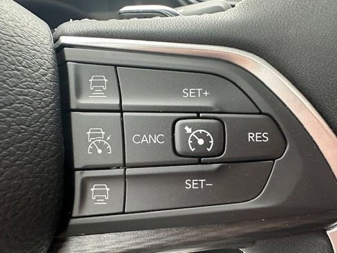 Certified 2024 Jeep Grand Cherokee Laredo X w/ Trailer Tow Package image 15