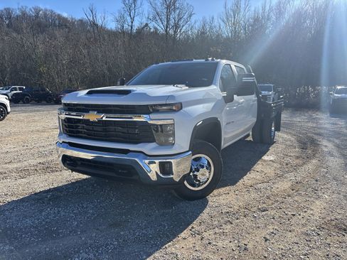 New 2026 Chevrolet Silverado 3500 LT w/ Convenience Package image 11