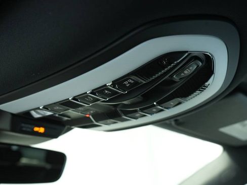 New 2025 Porsche Macan image 35