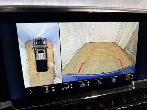 Used 2022 Chevrolet Silverado 1500 ZR2 image 18