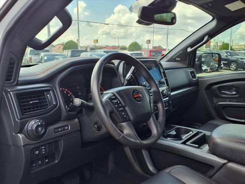Used 2020 Nissan Titan PRO-4X w/ Pro-4x Convenience Package image 24