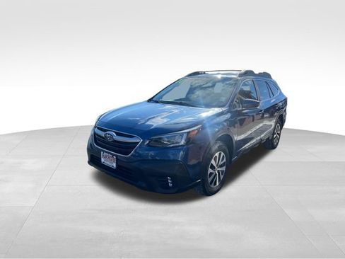 Used 2022 Subaru Outback Premium image 3