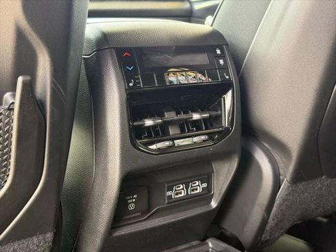 Certified 2024 Jeep Grand Cherokee L Limited AWD/4WD image 31