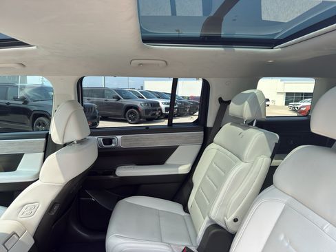 Used 2025 Hyundai Santa Fe Calligraphy AWD/4WD image 33