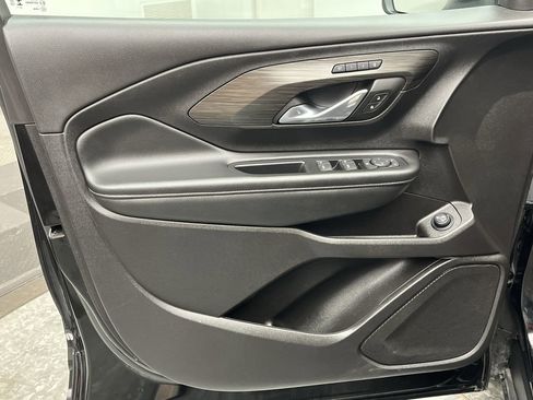 Certified 2024 GMC Terrain SLT image 7