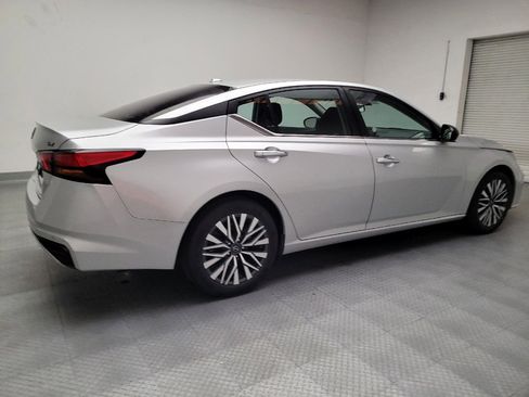 Used 2024 Nissan Altima 2.5 SV image 10