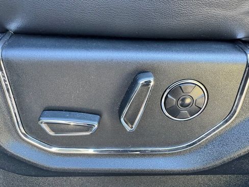 Used 2018 Ford Expedition Max Platinum AWD/4WD image 16