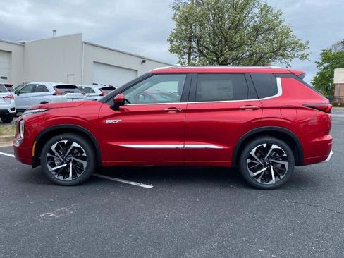 New 2025 Mitsubishi Outlander SEL image 2
