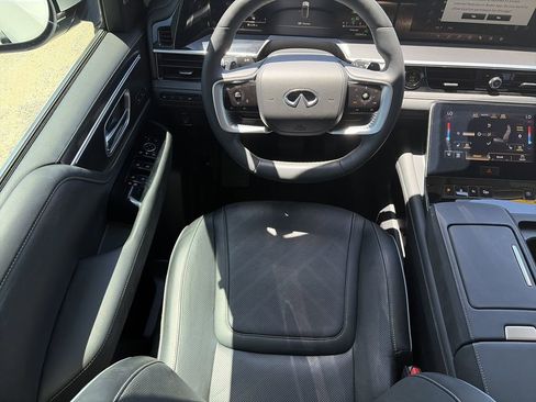 Used 2025 INFINITI QX80 Luxe RWD image 15