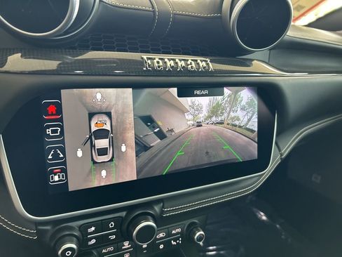Used 2019 Ferrari Portofino RWD image 24