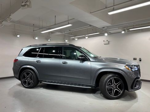 New 2026 Mercedes-Benz GLS 450 4MATIC image 10