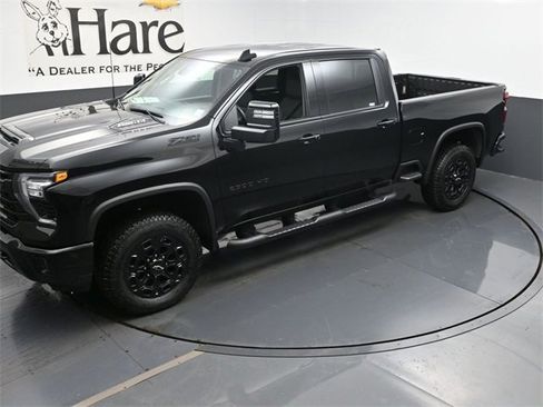 Used 2024 Chevrolet Silverado 2500 LTZ w/ LTZ Plus Package image 21