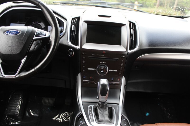 Used 2015 Ford Edge Titanium w/ Equipment Group 302A AWD/4WD image 14
