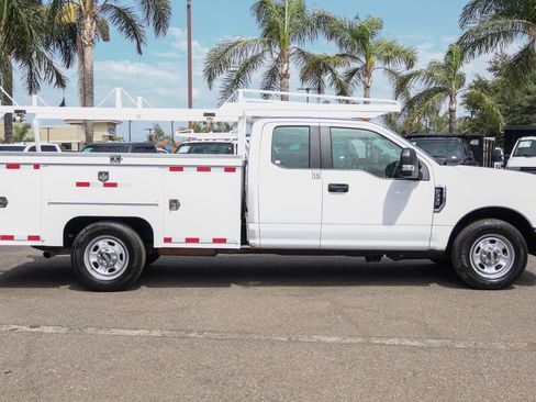 Used 2018 Ford F350 XL w/ Power Equipment Group RWD image 10