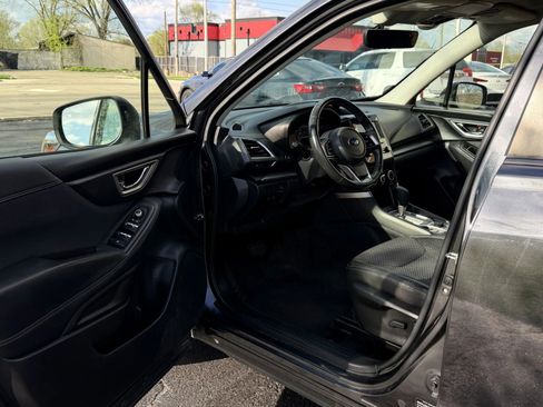 Used 2019 Subaru Forester Premium AWD/4WD image 12