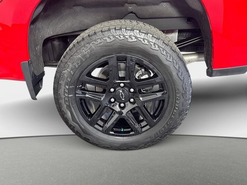 Used 2024 Chevrolet Silverado 1500 Custom Trail Boss w/ LPO, Dark Essentials Package image 29